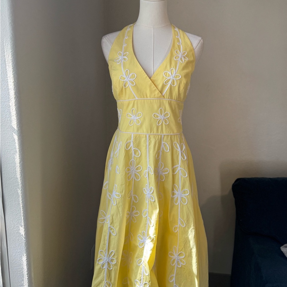 Lilly Pulitzer Yellow Backless Dress with White Floral Accents, size 10